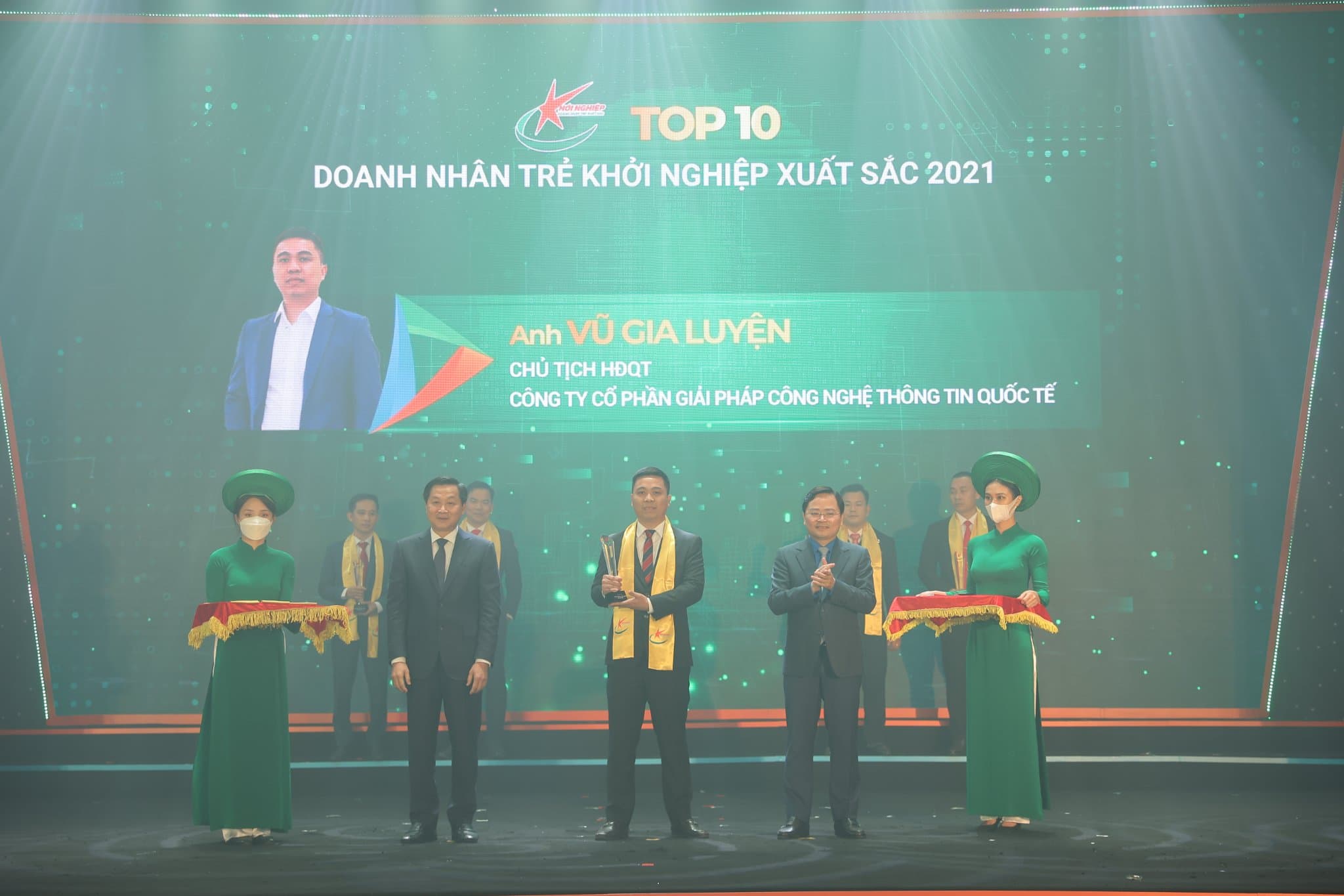 Top 10 Doanh nhân trẻ Khởi nghiệp xuất sắc
