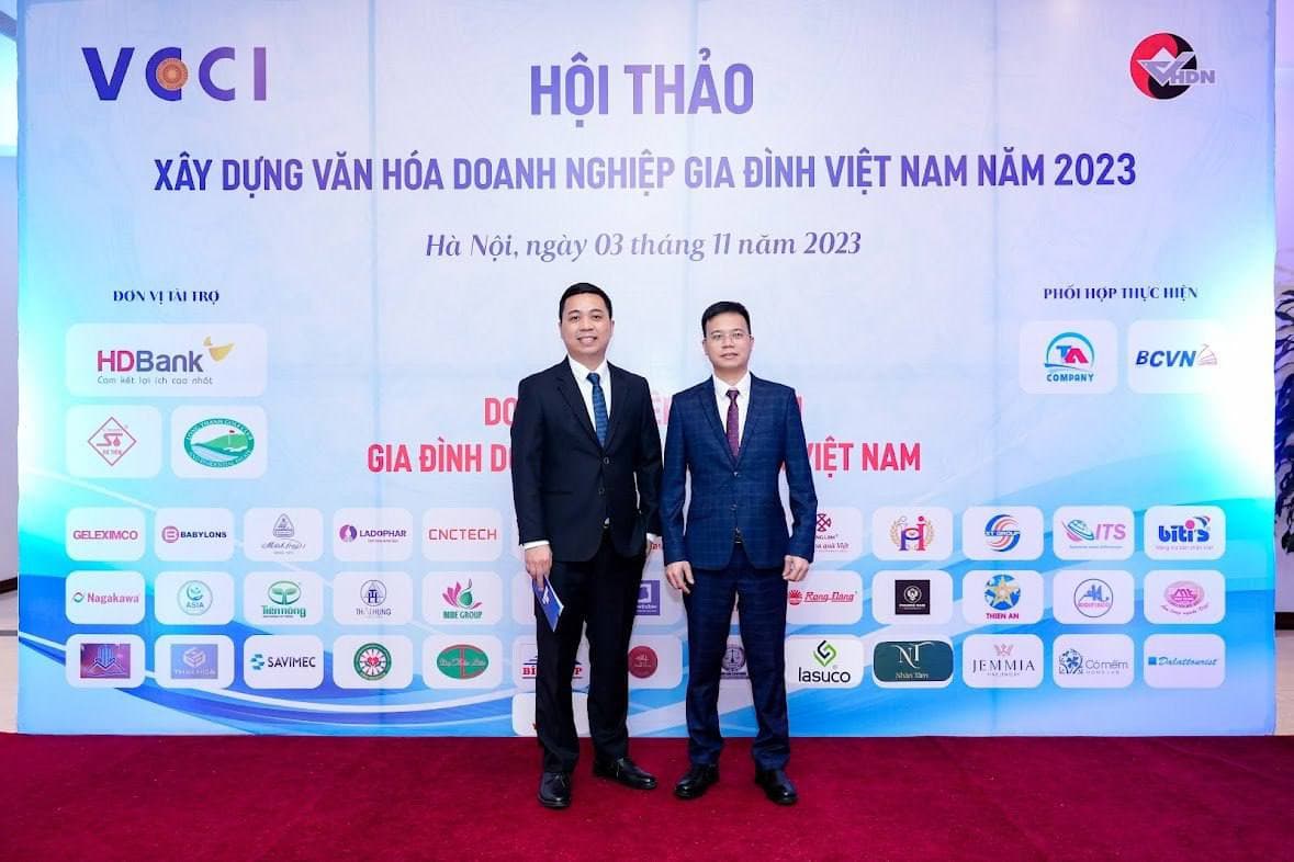Tham dự Cuộc gặp mặt của Chủ tịch Quốc hội với các Doanh nghiệp gia đình tiêu biểu